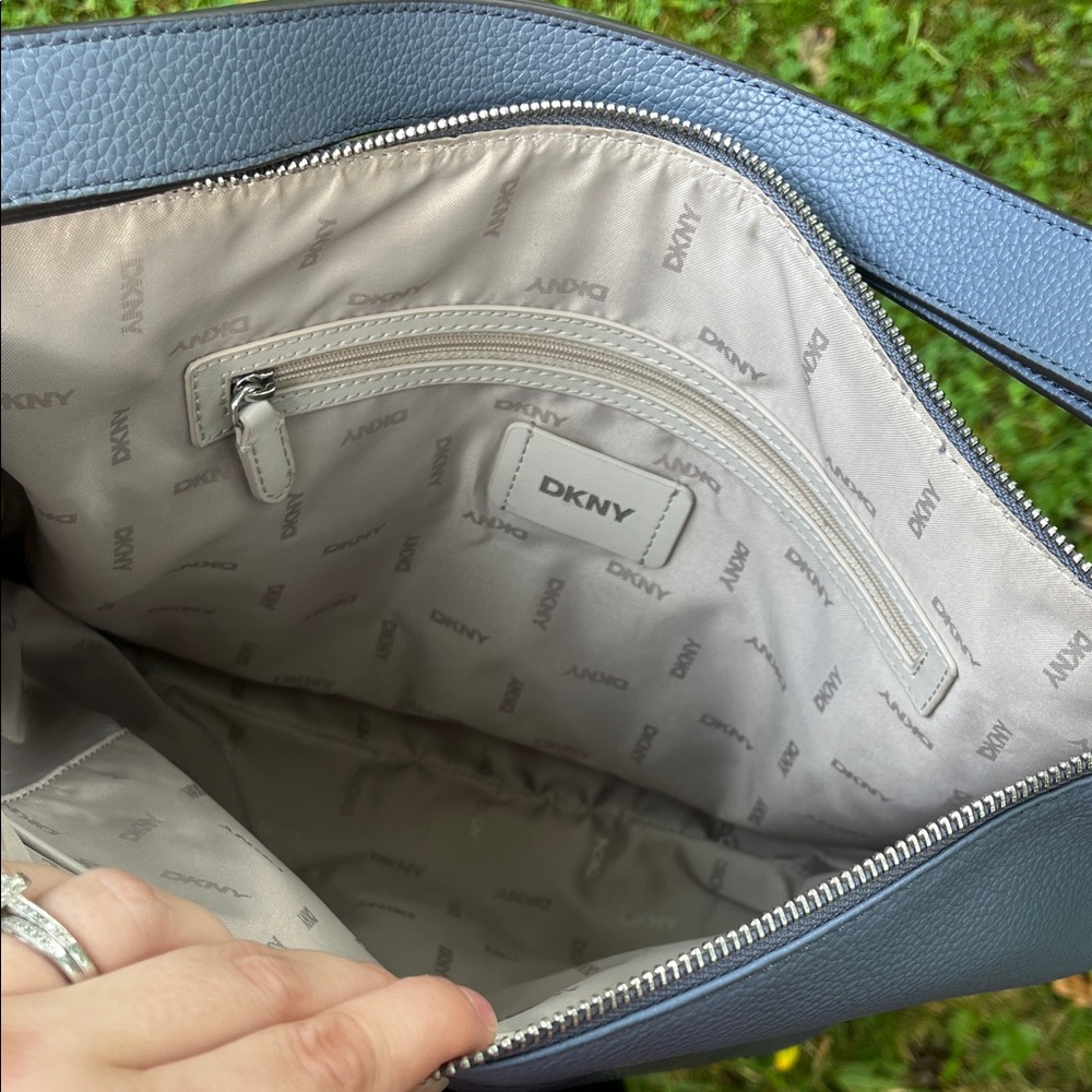 Brand New Without Tags DKNY handbag - Picture 5 of 9